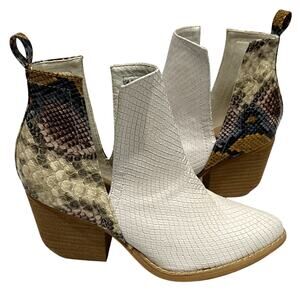 NWOT ARIDER Girl Jena Western Ankle Faux Leather Booties Snake Print White SZ 6